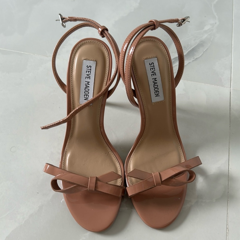Steve Madden nude bow heels